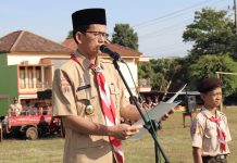 MTsN 2 Jepara Peringati Hari Pramuka ke-64 dengan Upacara di Lapangan Desa Jlegong