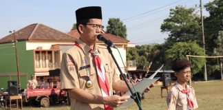 MTsN 2 Jepara Peringati Hari Pramuka ke-64 dengan Upacara di Lapangan Desa Jlegong