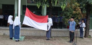 Upacara Hari Pahlawan di MTsN 2 Jepara Sekaligus Pelantikan Pengurus OSIM Masa Bakti 2025/2026